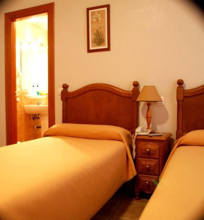 Hostal El Rincon Авила Экстерьер фото